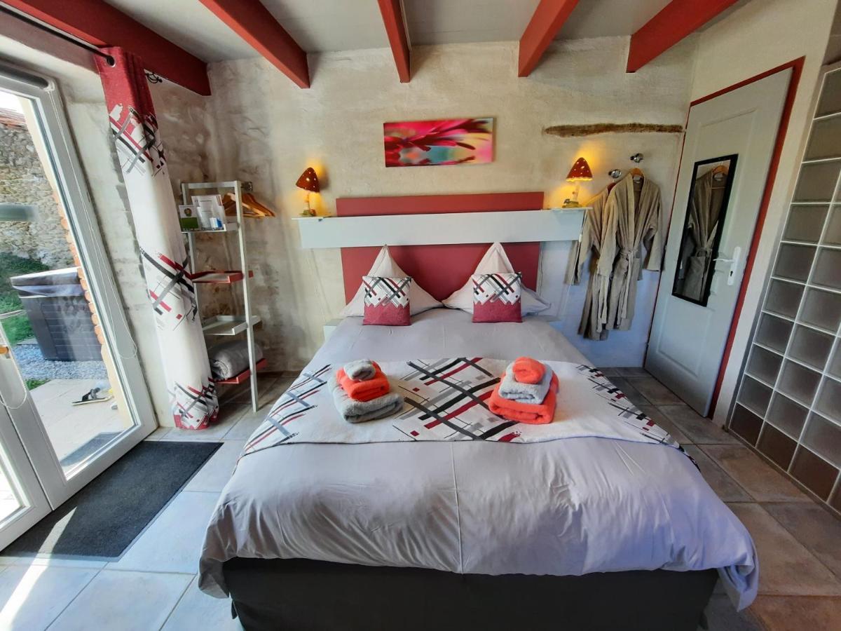Bed and Breakfast L'Echappee Tremoussante Saint-Barthelemy-de-Vals Экстерьер фото