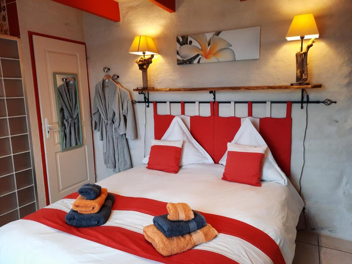 Bed and Breakfast L'Echappee Tremoussante Saint-Barthelemy-de-Vals Экстерьер фото