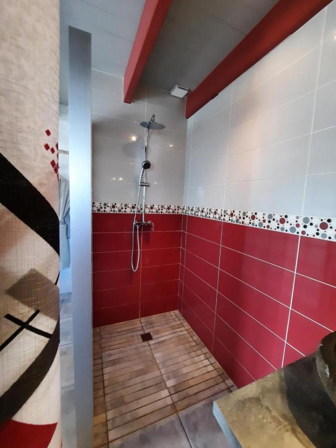 Bed and Breakfast L'Echappee Tremoussante Saint-Barthelemy-de-Vals Экстерьер фото