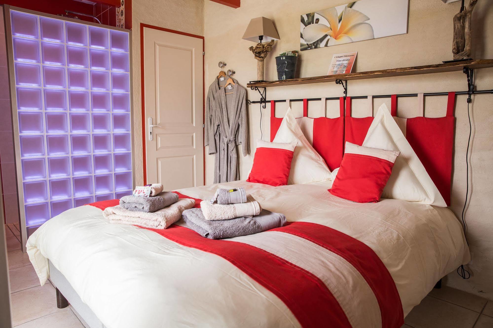 Bed and Breakfast L'Echappee Tremoussante Saint-Barthelemy-de-Vals Экстерьер фото